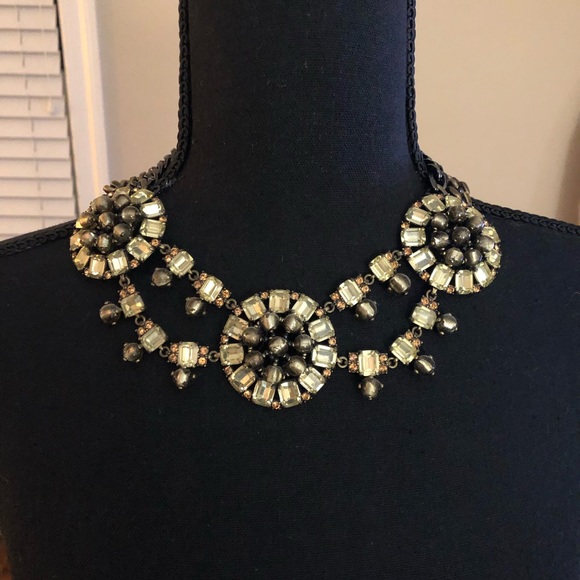 Stella & Dot jeweled statement necklace - Picture 1 of 3